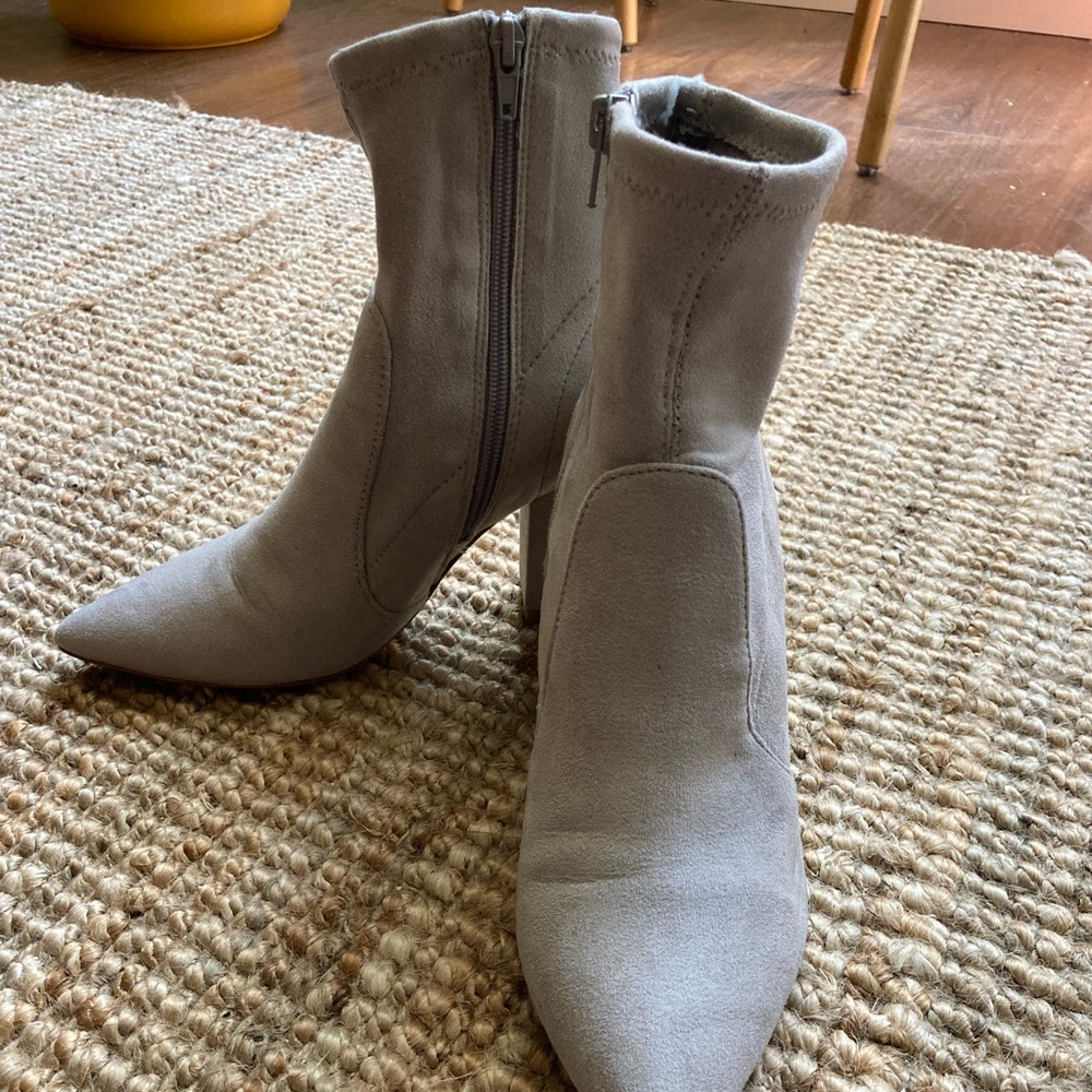 NWT Express High Heeled Grey Booties size 7 1/2!